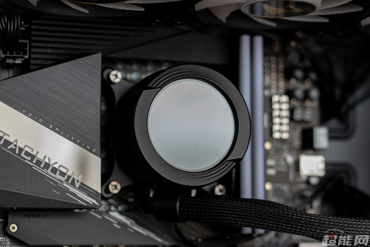 技嘉360水冷对比评测,技嘉水雕360水冷2代和一代的区别
