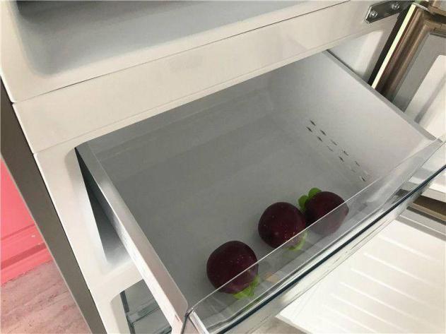 小天鹅冰箱美的冰箱哪个好,小天鹅冰箱净味系统