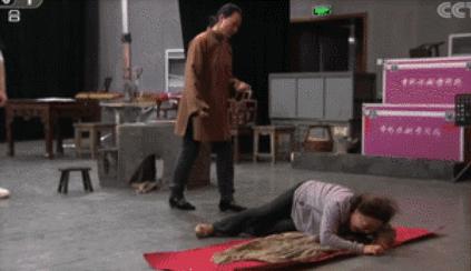 86岁郭兰英的一跪，让人掉泪！这一切源自周总理对她说的“传下去”