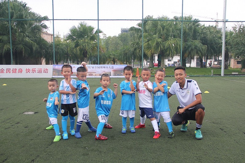 快乐足球训练营优惠,快乐足球培训