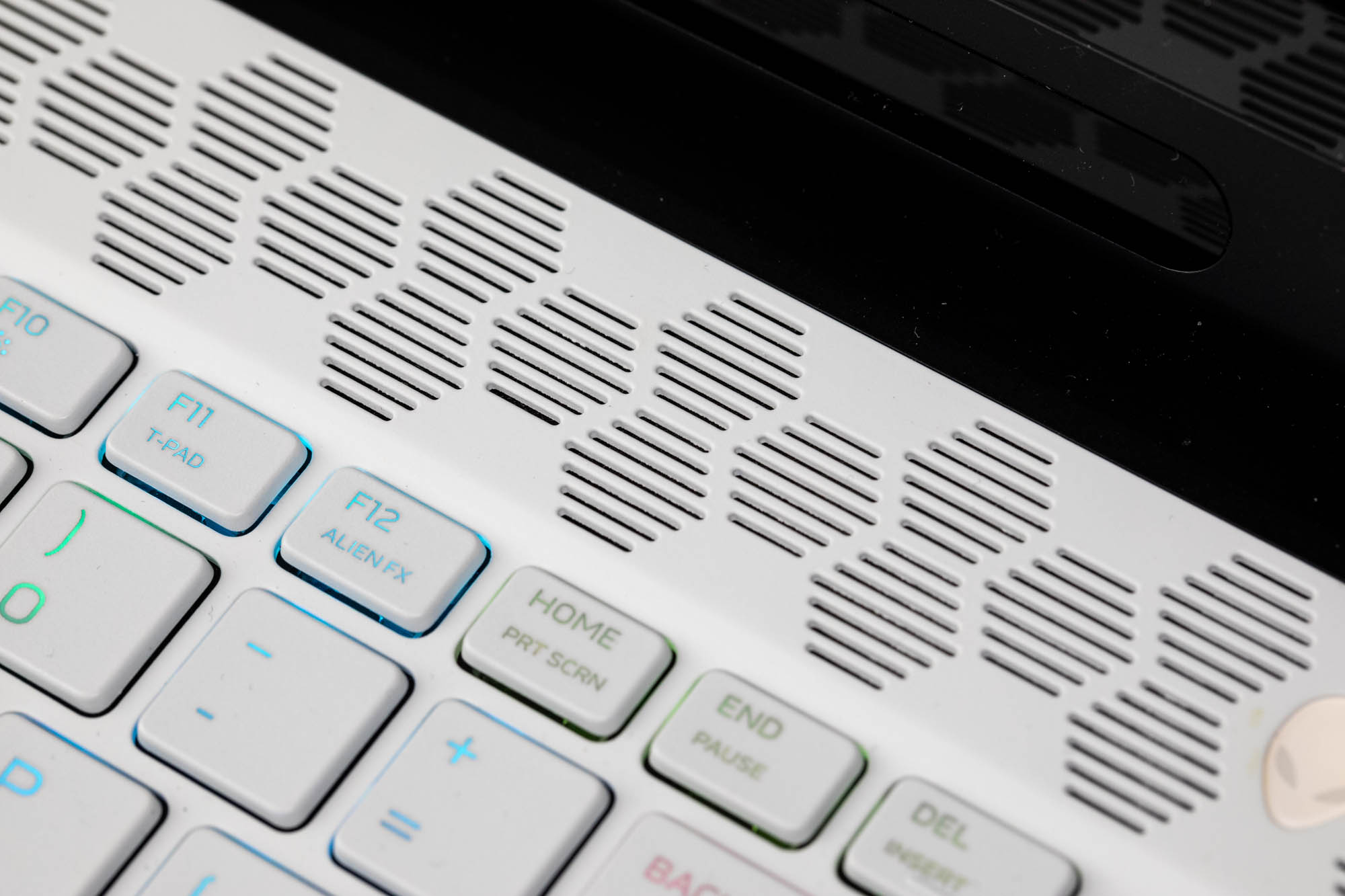 戴尔外星人笔记本17r5深度解析,外星人m15轻薄游戏本笔记本测评