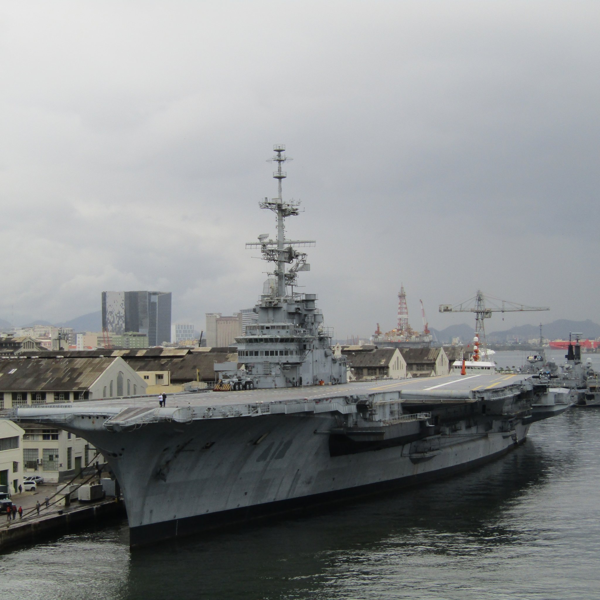 巴西梦碎马拉卡纳,巴西两栖攻击舰