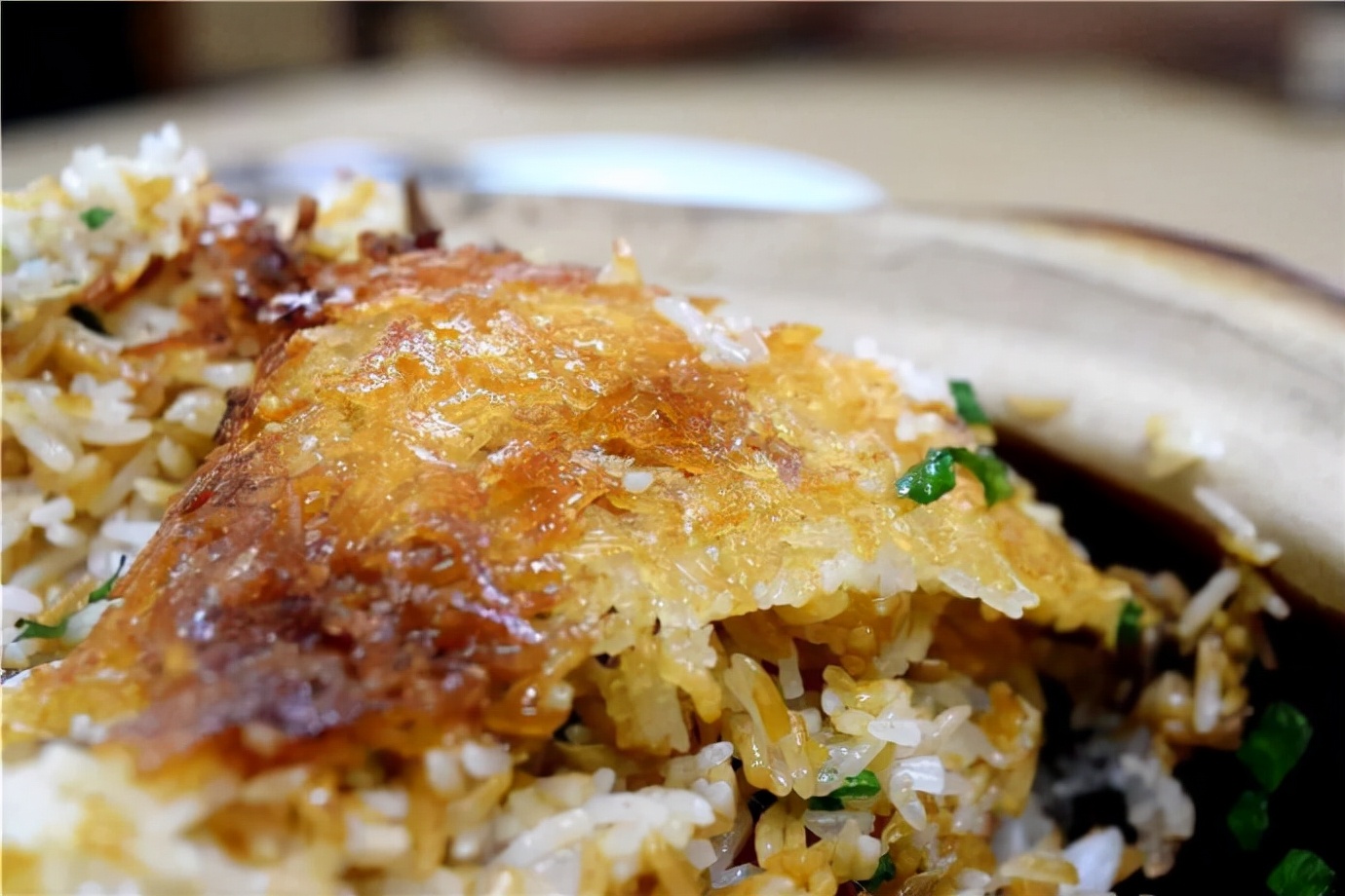 用剩米饭做锅巴最简单的做法,用蒸熟的大米饭做锅巴怎么做