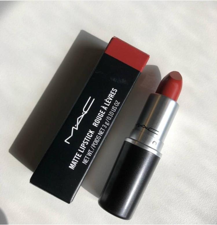 ysl最滋润的口红是哪一款,你用过最丑的口红色号是什么