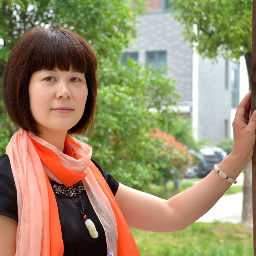 疫情期间，欣赏鲍玉梅的《莲语·莲之缘》：禅意莲花意境