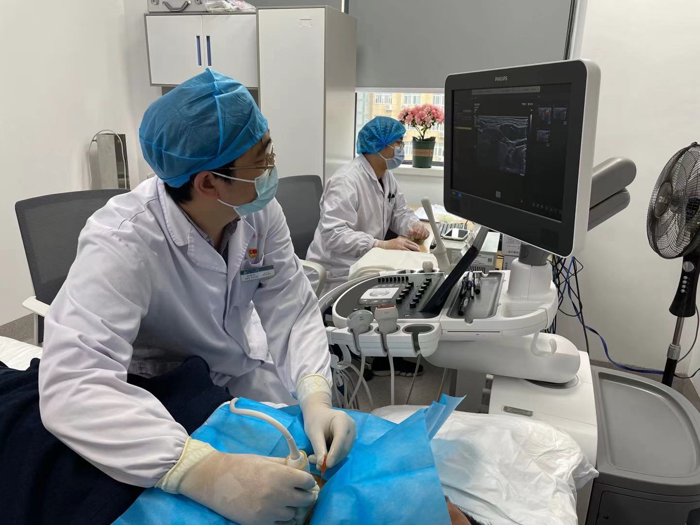 从确诊到拿出全套治疗方案就医全过程仅耗时1.5小时江汉大学甲状腺疾病诊疗中心真正让患者“叫好”