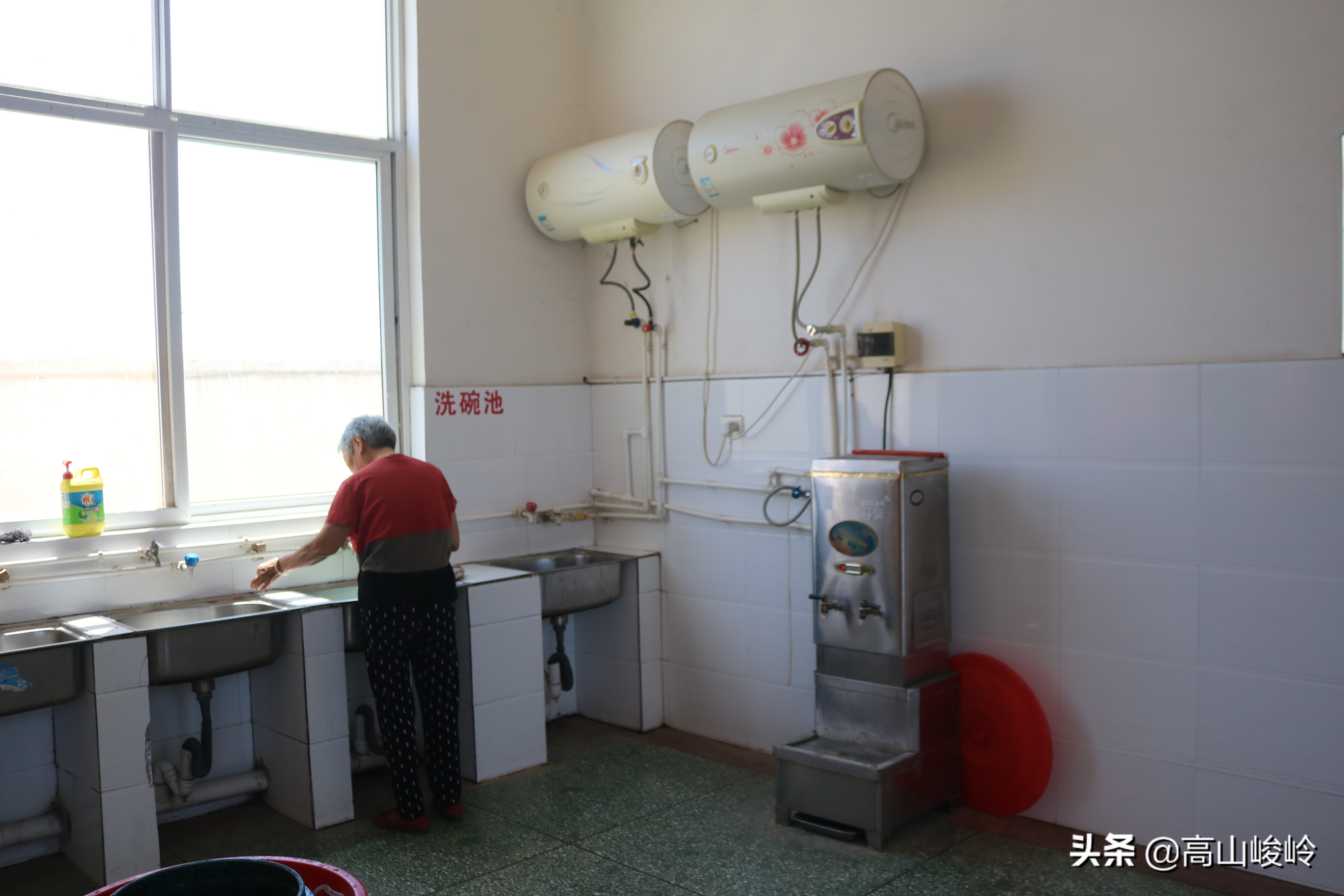 慈善家刘章俊(记者:乔望键张孟强摄/文)