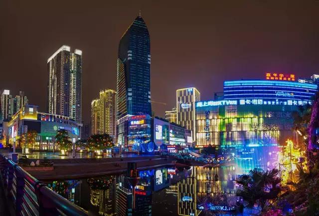 藏在重庆街内的美食,藏在观音桥巷子里的老火锅野火锅