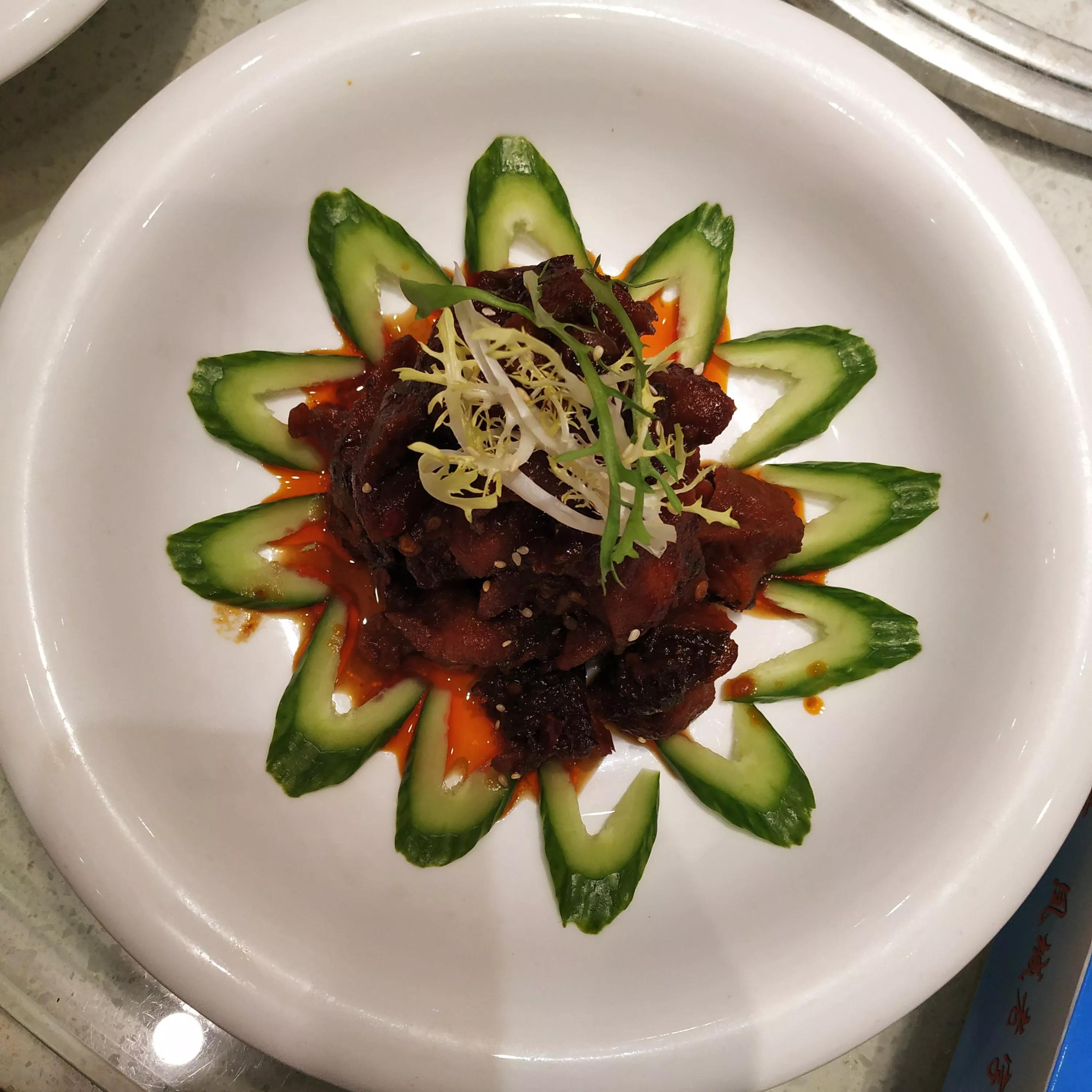 在银川的迎宾楼除了撩妹甩哥，还有100+般的饭醉场面出镜……