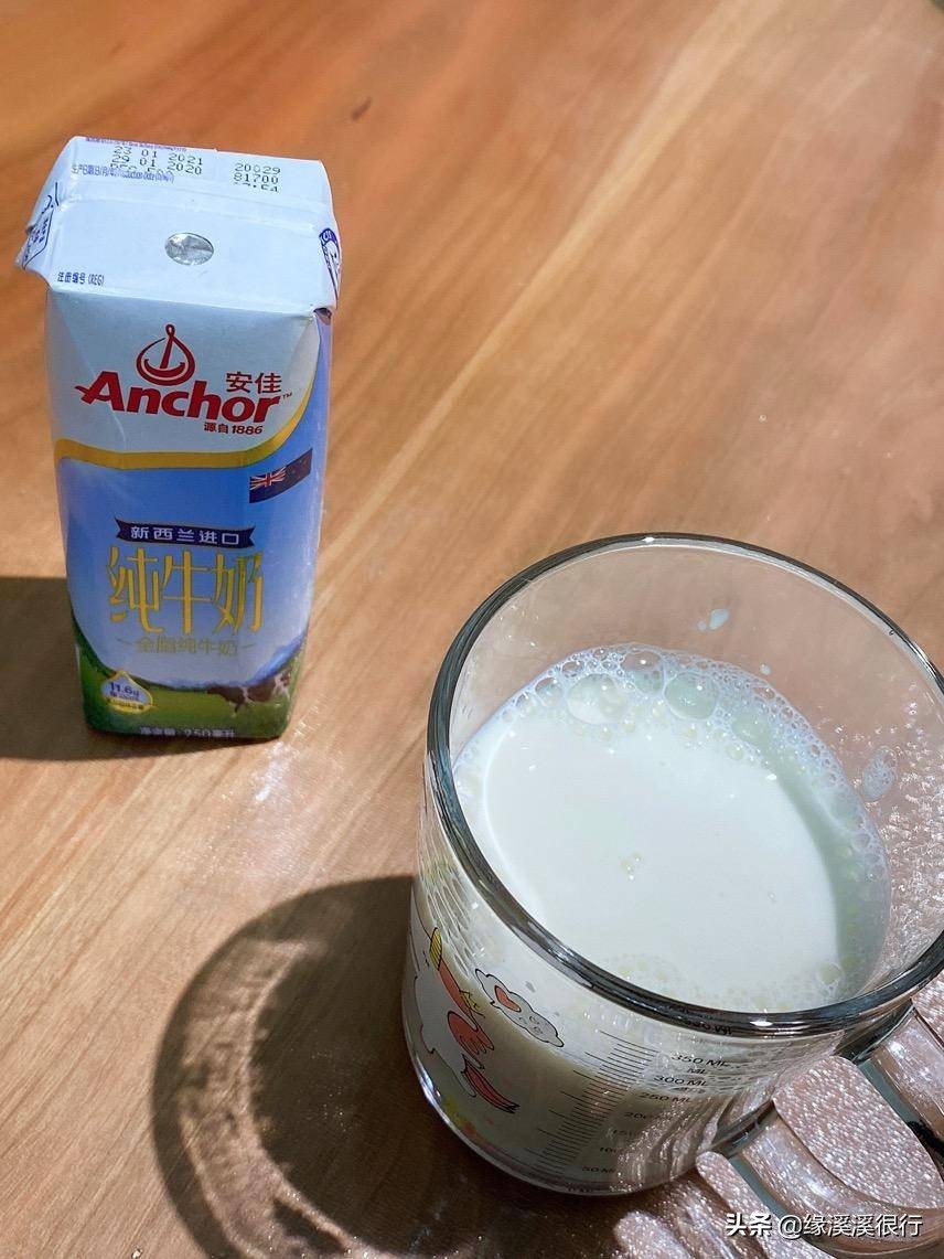 伊利金典娟姗纯牛奶冬日限定,a2纯牛奶和娟姗奶什么区别