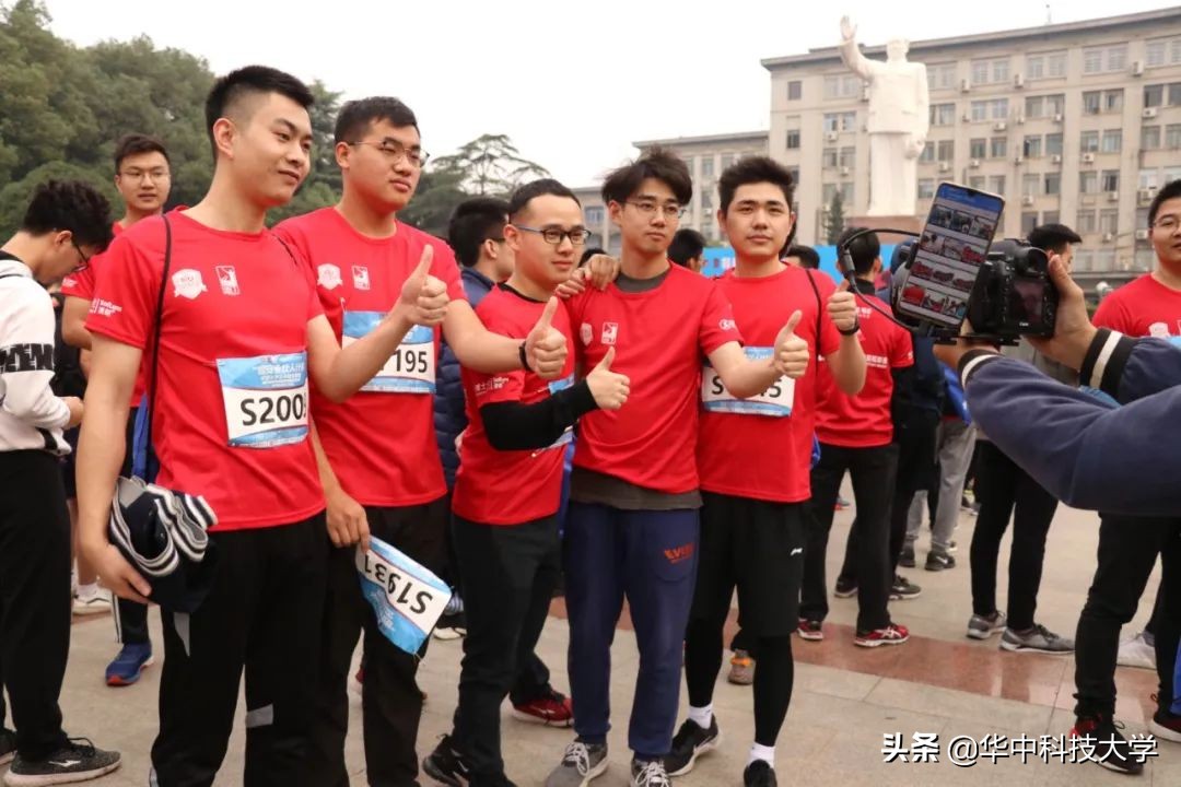 校园看跑步比赛,校园马拉松比赛