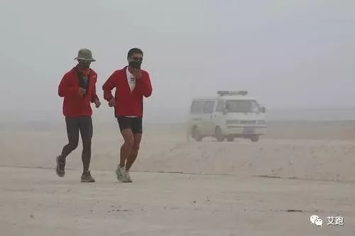 从南极跑到北极第一人,小伙从南极跑到北极