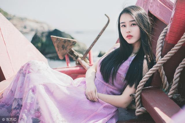 小说：在人前他是公司老总，可私底下却喜欢给女人洗脚