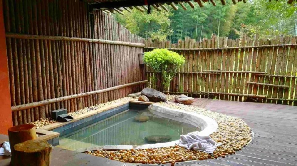 中国十大温泉城市,中国特别有名的十大温泉馆