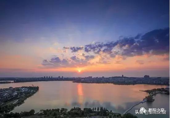 閯遍槼鍗拌薄娓稿煄鐜扮姸,閯遍槼鏄犺薄