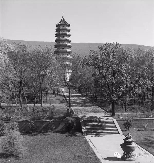 南京相隔百年的照片,南京城景对比图