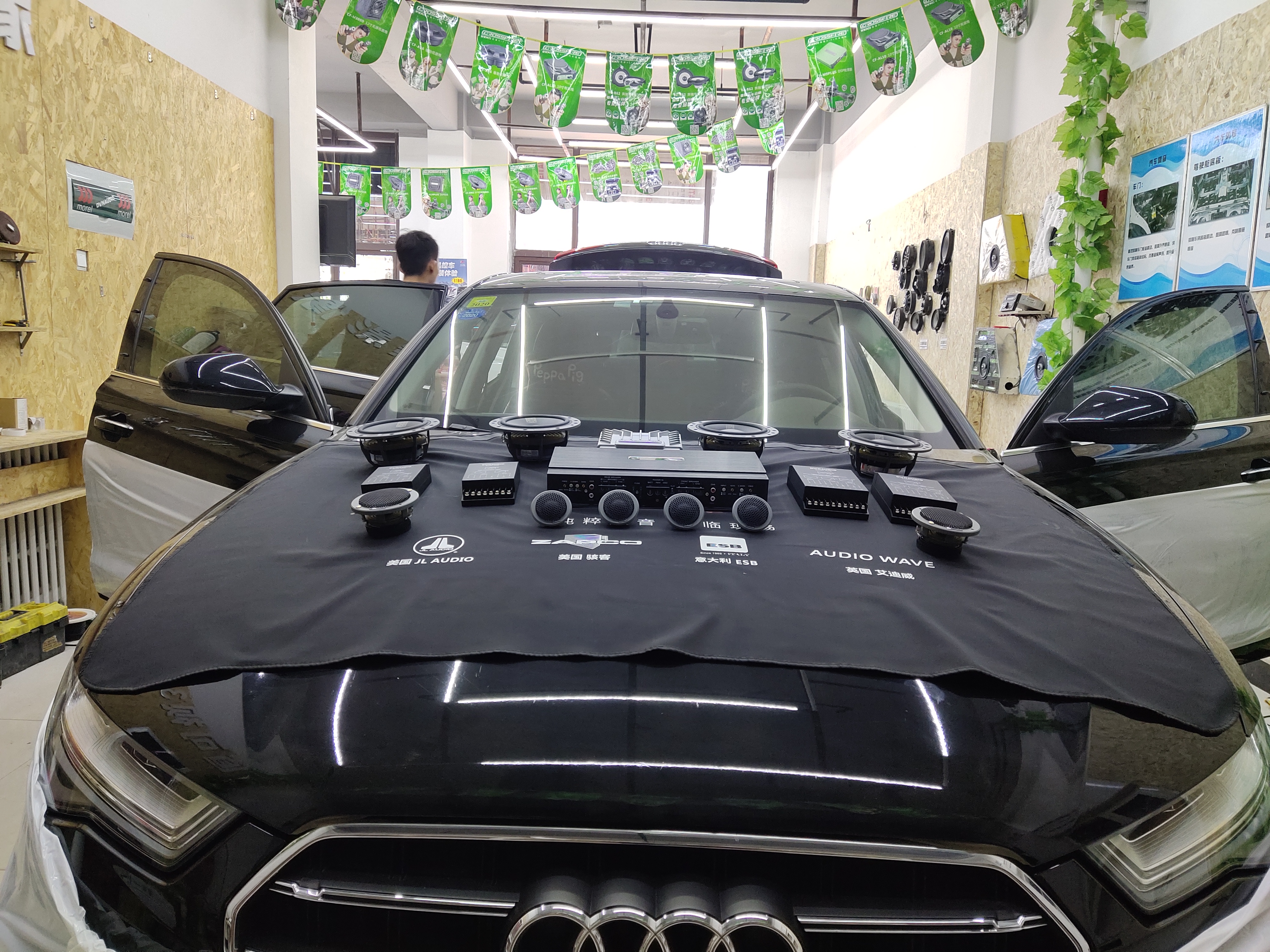 奥迪A6L改装音响升级丹拿372喇叭加装功放双层隔音赤峰鑫航音响