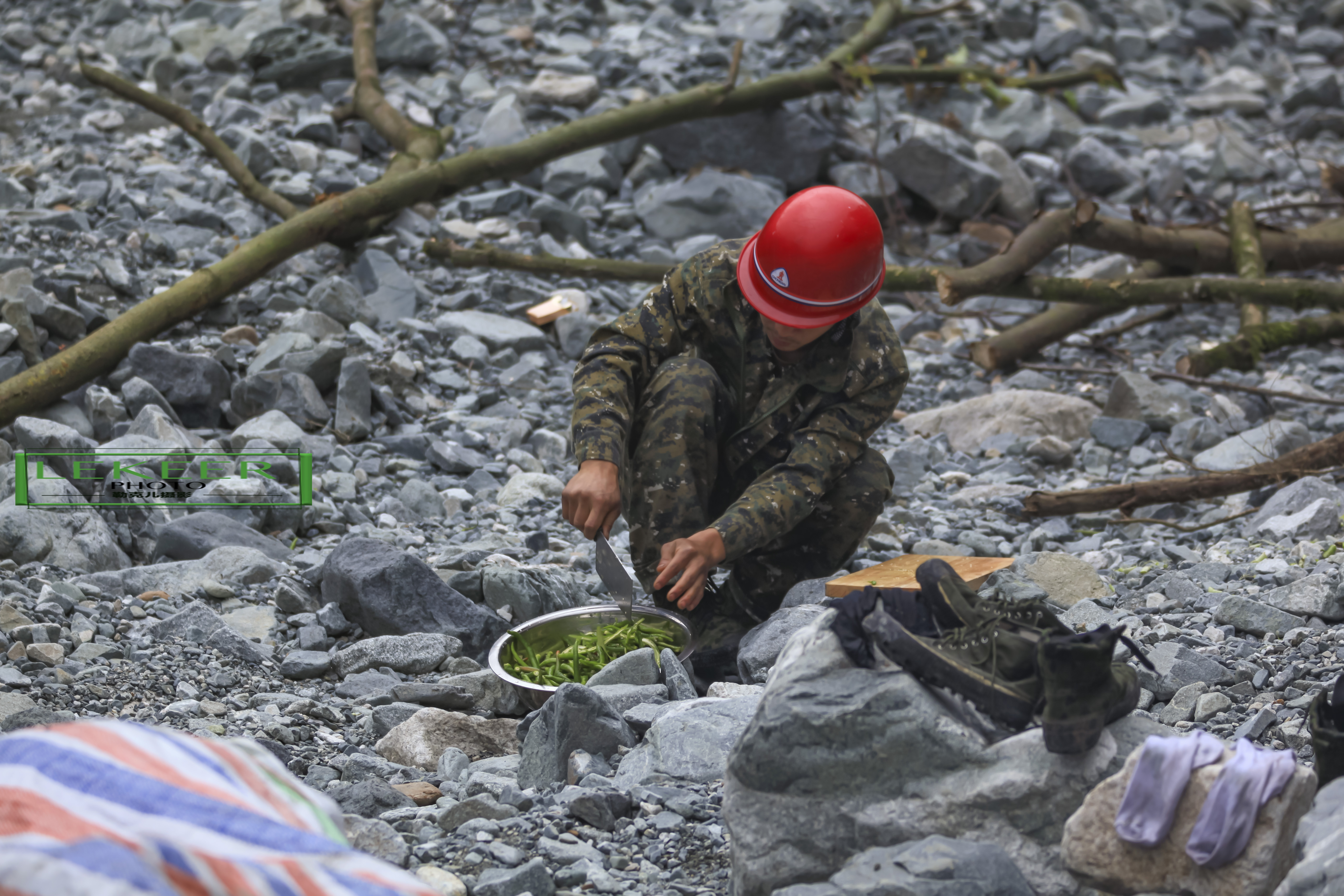穿越无人区难忘的经历,穿越无人区后半夜的恐怖经历