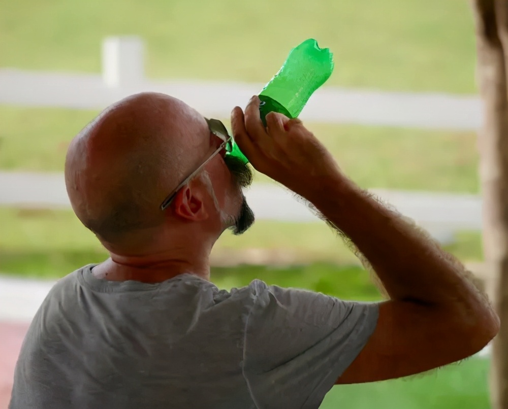 颜值高还耐用的运动水杯,便携式品牌运动水杯排行榜前10名