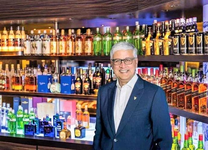 这家烈酒公司，年营收超1000亿，茅台一直在追赶