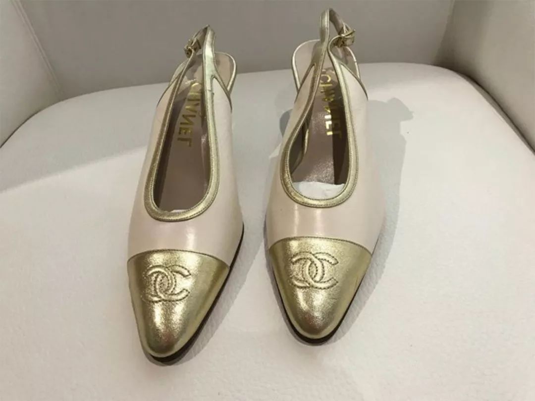 戴安娜离婚前后,戴安娜离婚后为什么保留王妃头衔