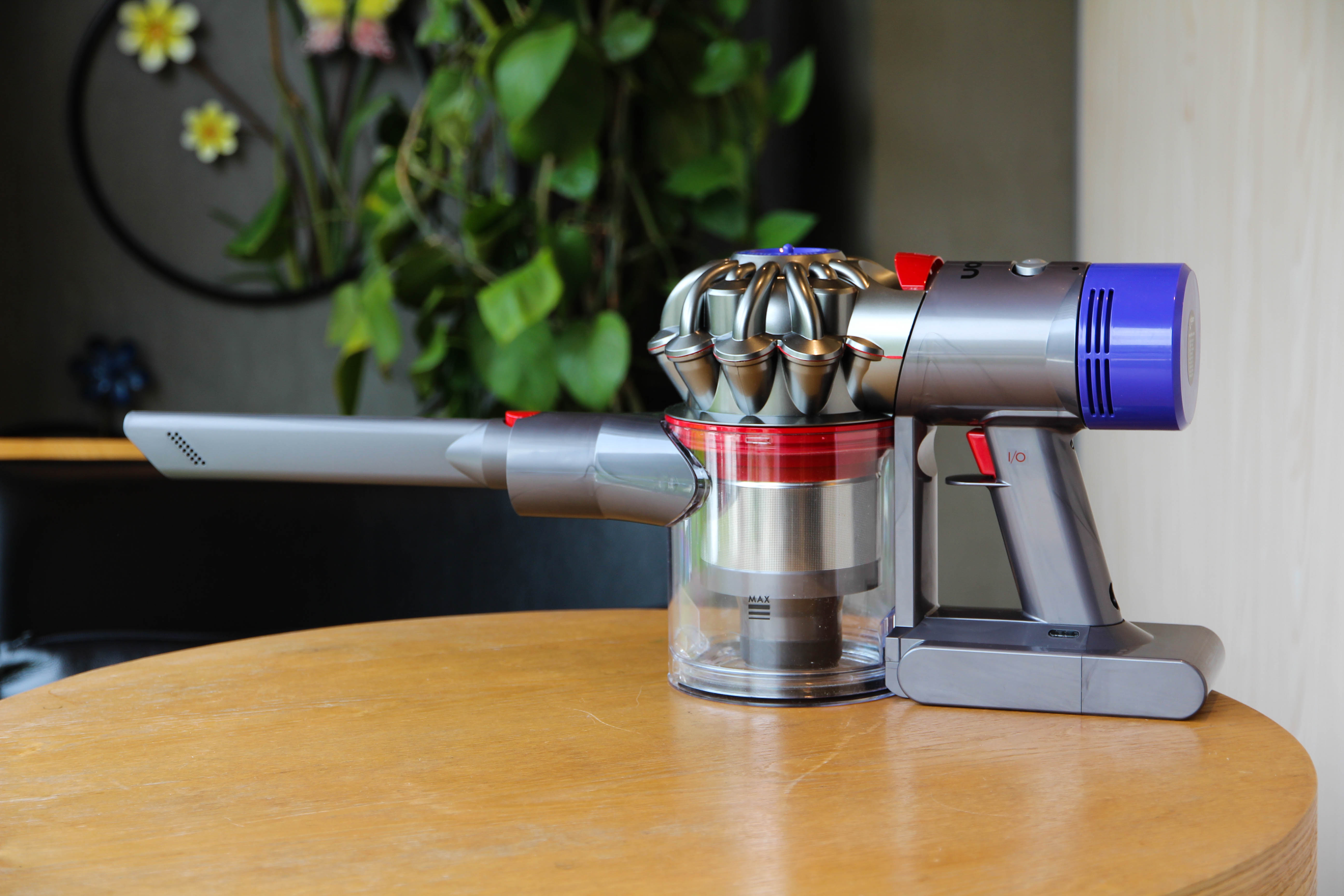 戴森吸尘器v8开箱全过程,戴森吸尘器v8fluffyorigin