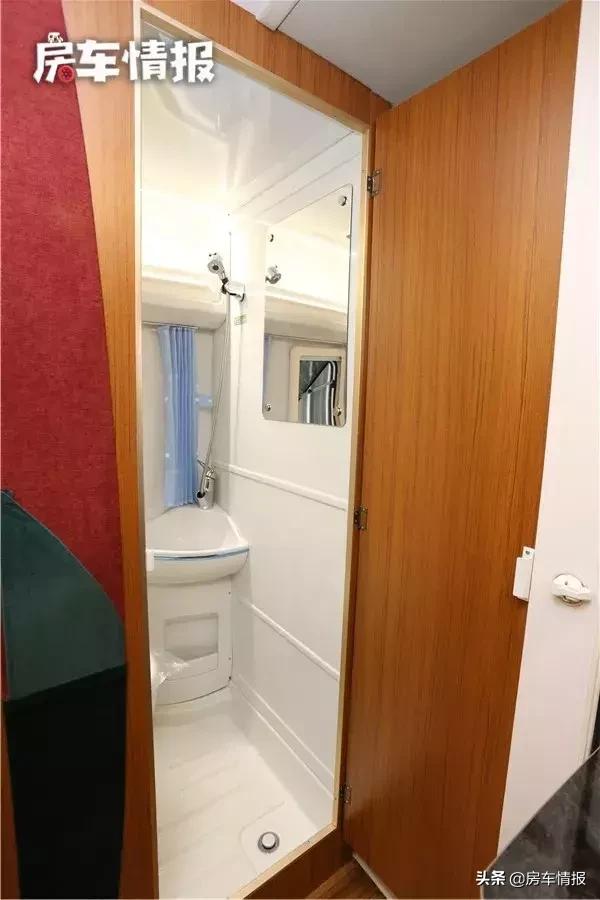 可在城市代步又可旅行的t型房车,中轴低顶b型商务房车30万到40万