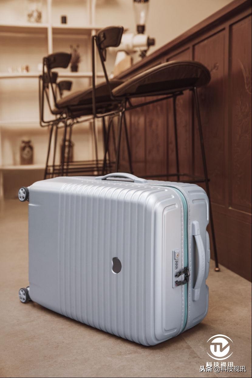 delsey行李箱巴黎哪个店有卖,delsey行李箱平底轮子