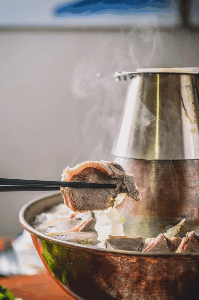 去内蒙吃烤全羊去哪里,自驾坝上烤全羊