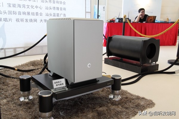 亦文亦武篆书,亦文亦武尽态极妍