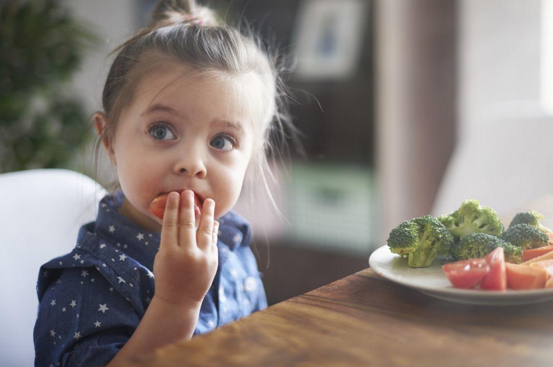 3岁宝宝说话结巴时好时坏怎么办,3岁孩子说话结巴怎么纠正