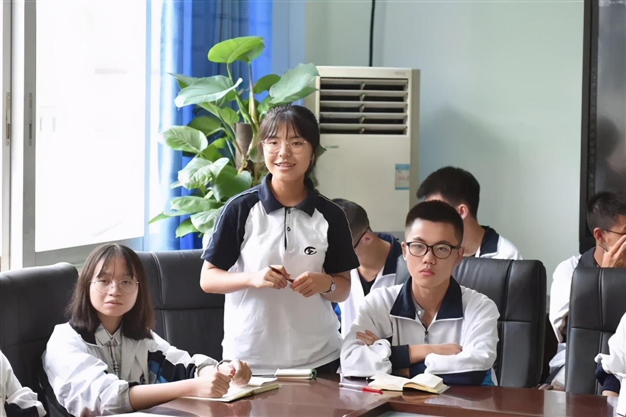 高二学习懈怠期,家长学会这招,既出成绩又省心,高分主动来敲门