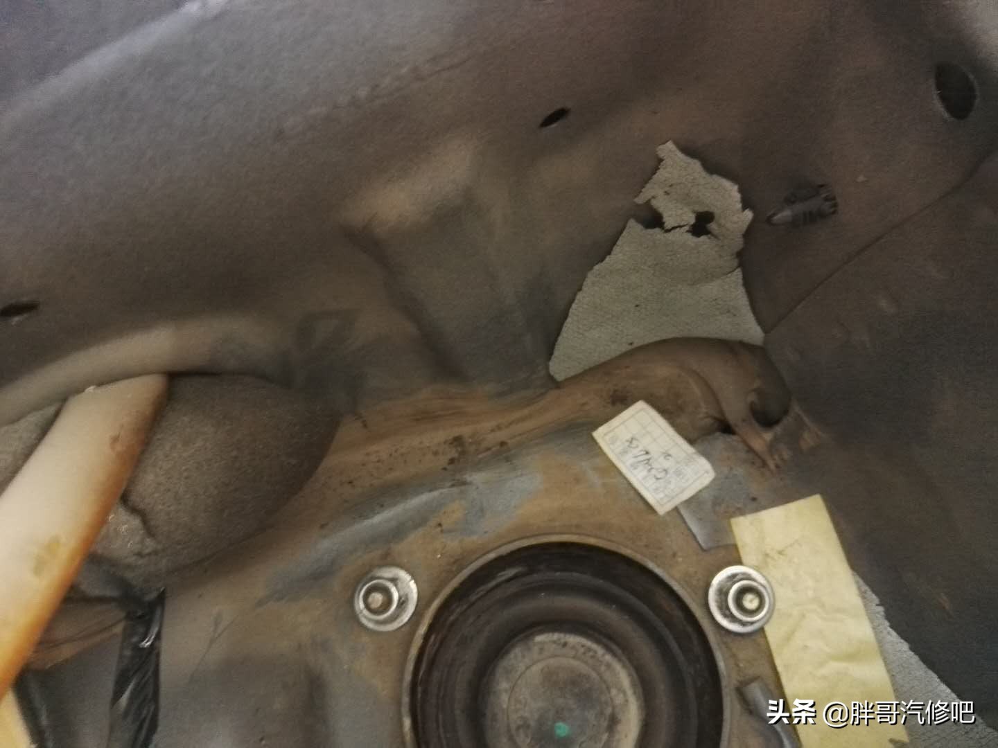 更换减震器怎么走保险,更换减震器教程和注意事项