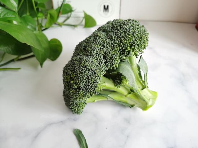 在家怎么清洗西兰花最干净,西兰花用热水煮能把虫卵煮出来吗