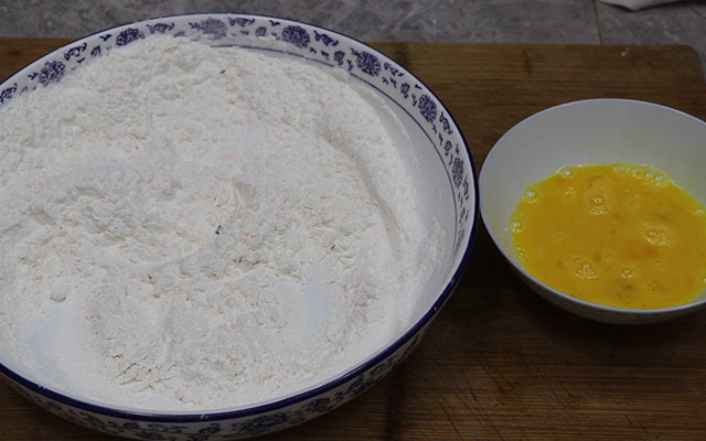 如何在家做外酥里嫩的炸鸡腿,教你做香酥炸鸡腿外皮酥脆