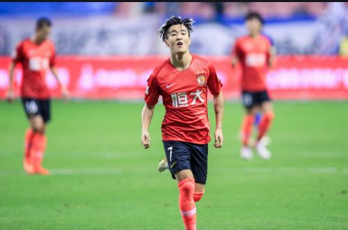 评价足球黄健翔,黄健翔评韦世豪踢断孙兴慜的腿