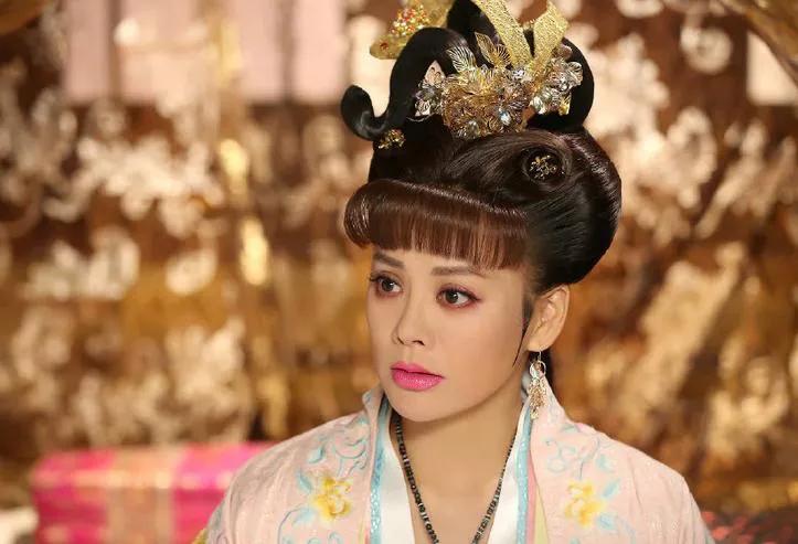 厚刘海遮挡脸型,厚刘海遮住眼睛