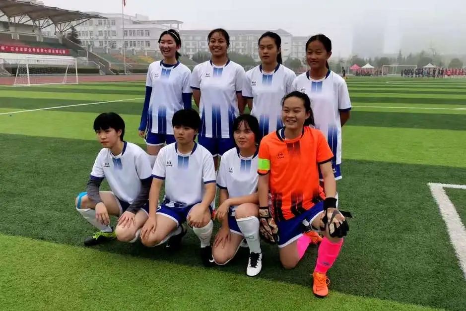 南京五中篮球队夺冠,中国足球学校杯女子甲组冠军