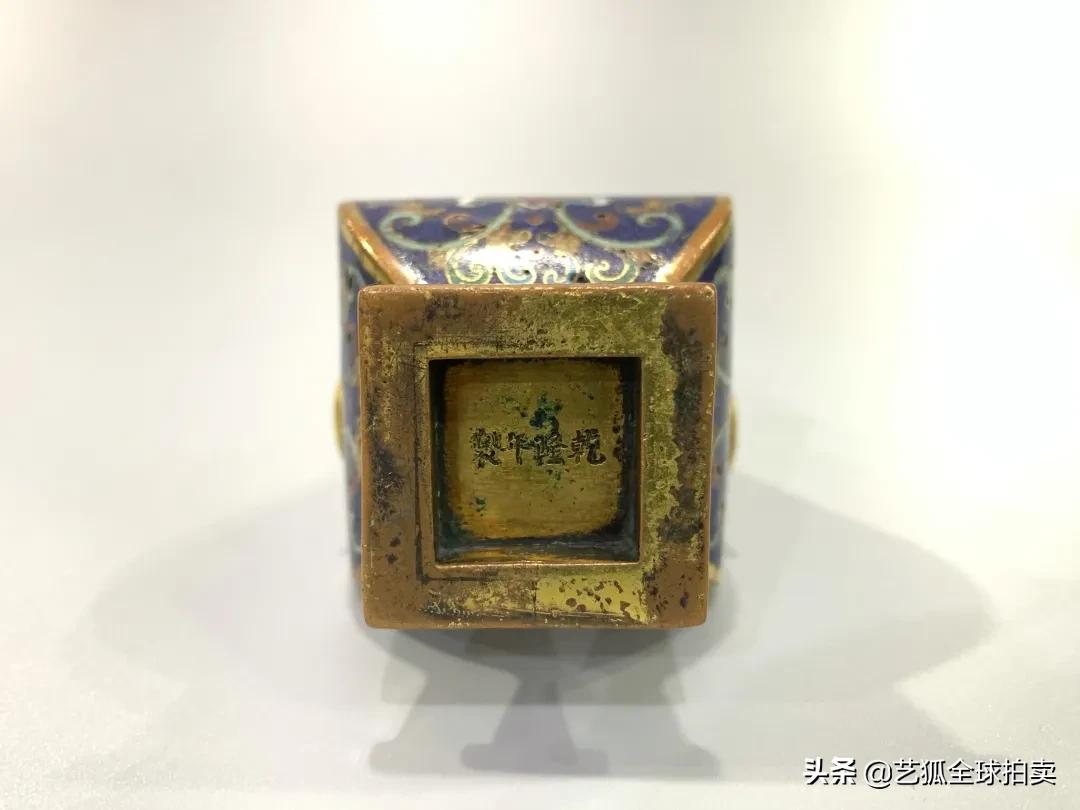 乾隆御制四方景泰蓝花鸟拍卖价格,清乾隆铜鎏金景泰蓝镶嵌宝石宫灯