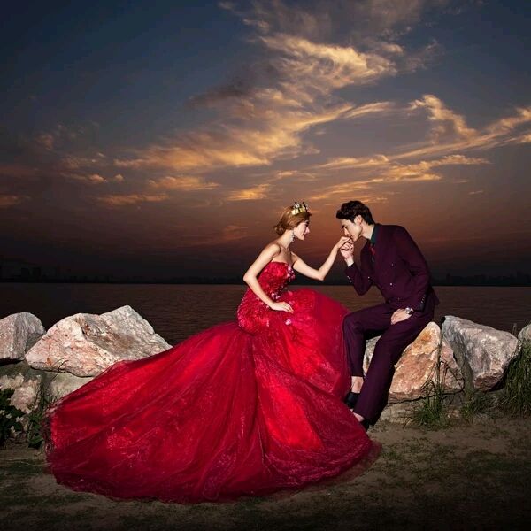 结婚的秀禾服要去哪里租,结婚的秀禾服卖掉可惜吗