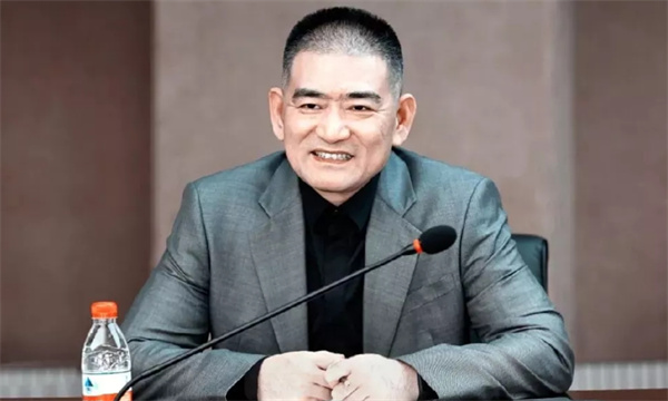 重庆前首富负债入狱,堕落的富豪