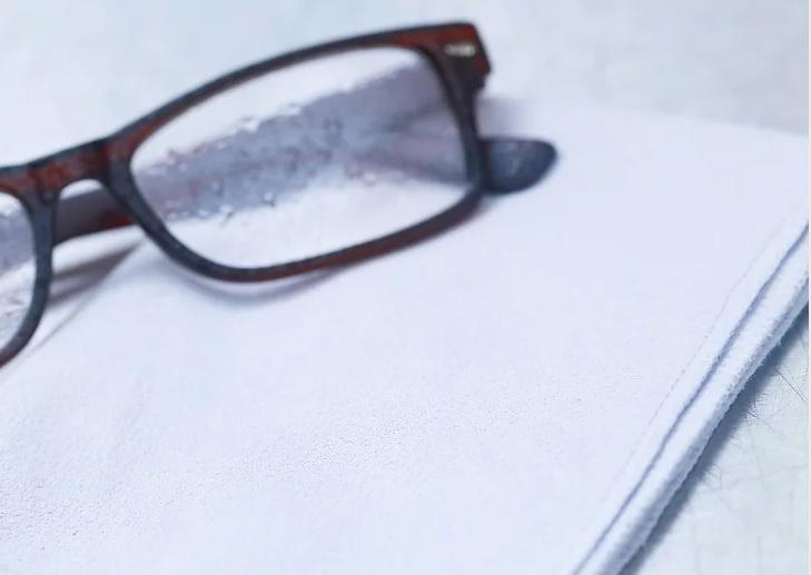 近视眼镜有划痕怎么修复,树脂眼镜划痕修复最佳方法