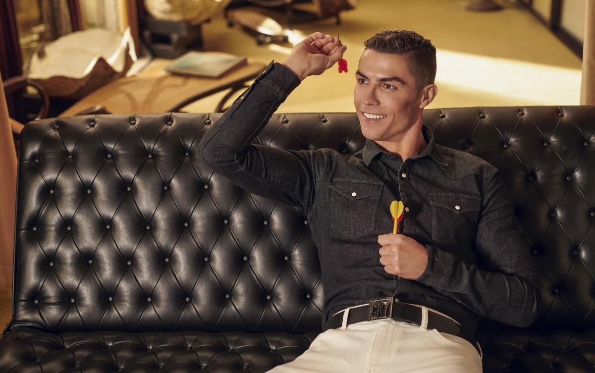 这个站在足坛巅峰的男人,身价翻了数十倍,34岁还有18岁的身体?