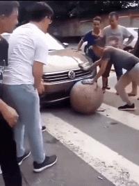 网上买的连衣裙到货了,店家连夜打电话跪求删除好评照片太尴尬了