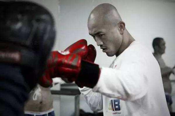 武僧一龙安慰李景亮,武僧一龙评价