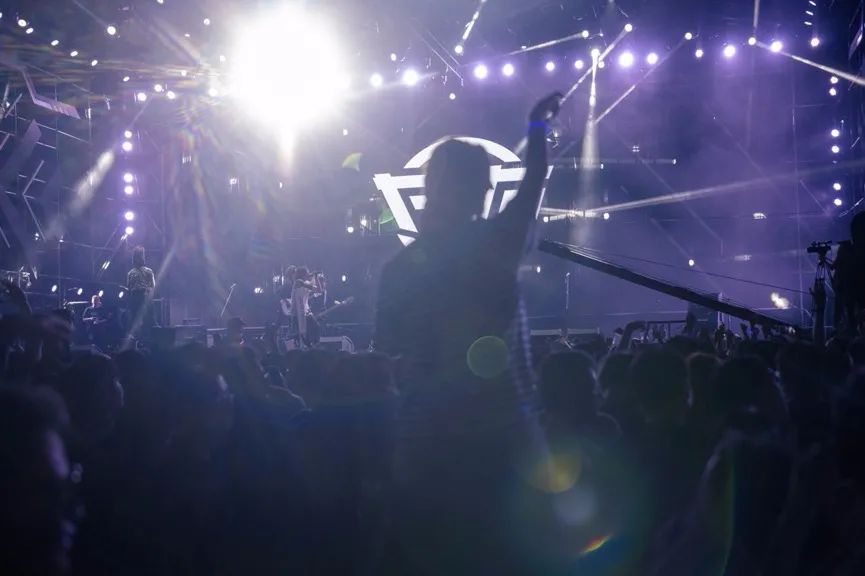 镜头眩光怎么处理ps,镜头眩光控制是什么