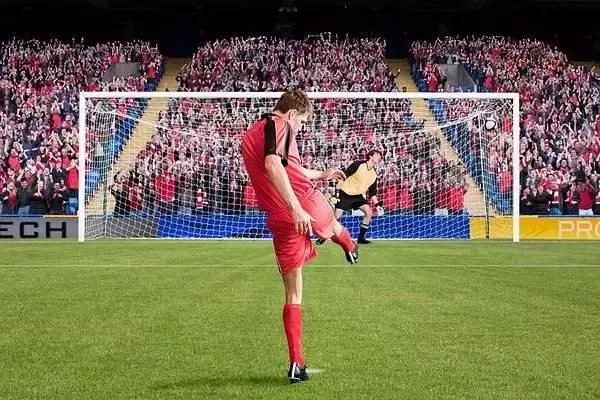 足球踢小场的技巧,小场地足球训练方法