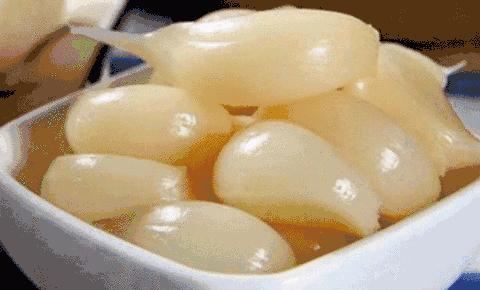 自己在家腌糖醋蒜还用哪种醋好,自己腌糖蒜太咸了应该放点什么