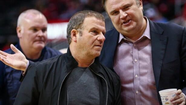 裁判吹黑哨引众怒！美国杨毅怒喷裁判收黑钱！肖华还跟*彩博**合作？