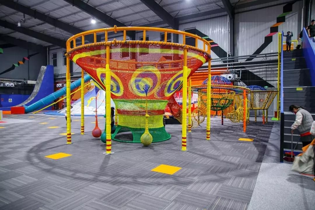 让全家老少玩上瘾的巨型嗨玩基地，1周年店庆活动炸翻全场！